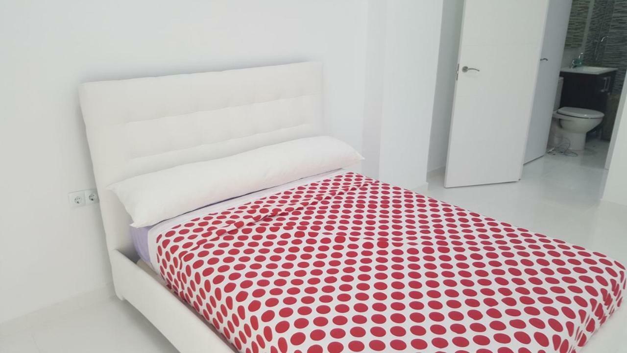 White Apartment Alicante Zewnętrze zdjęcie